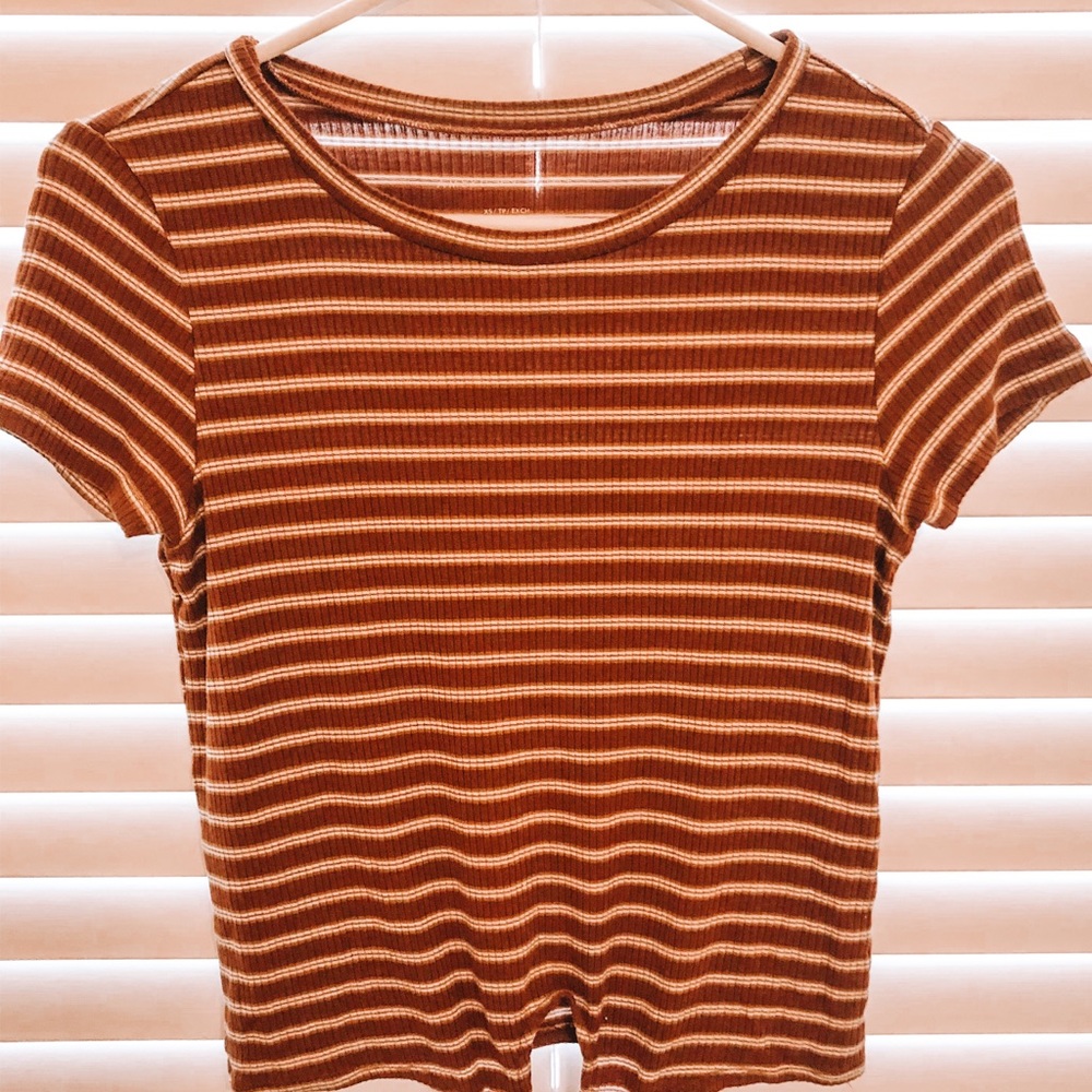 white and orange striped tee